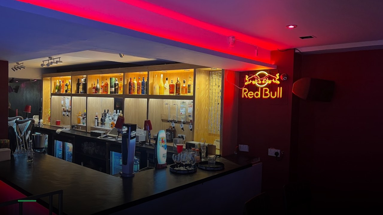142B Lounge Nightclub - Sports Bars in Glasgow