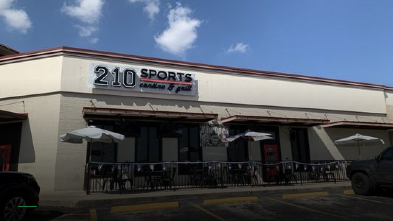 210 Sports Cantina & Grill - Sports Bars in San Antonio