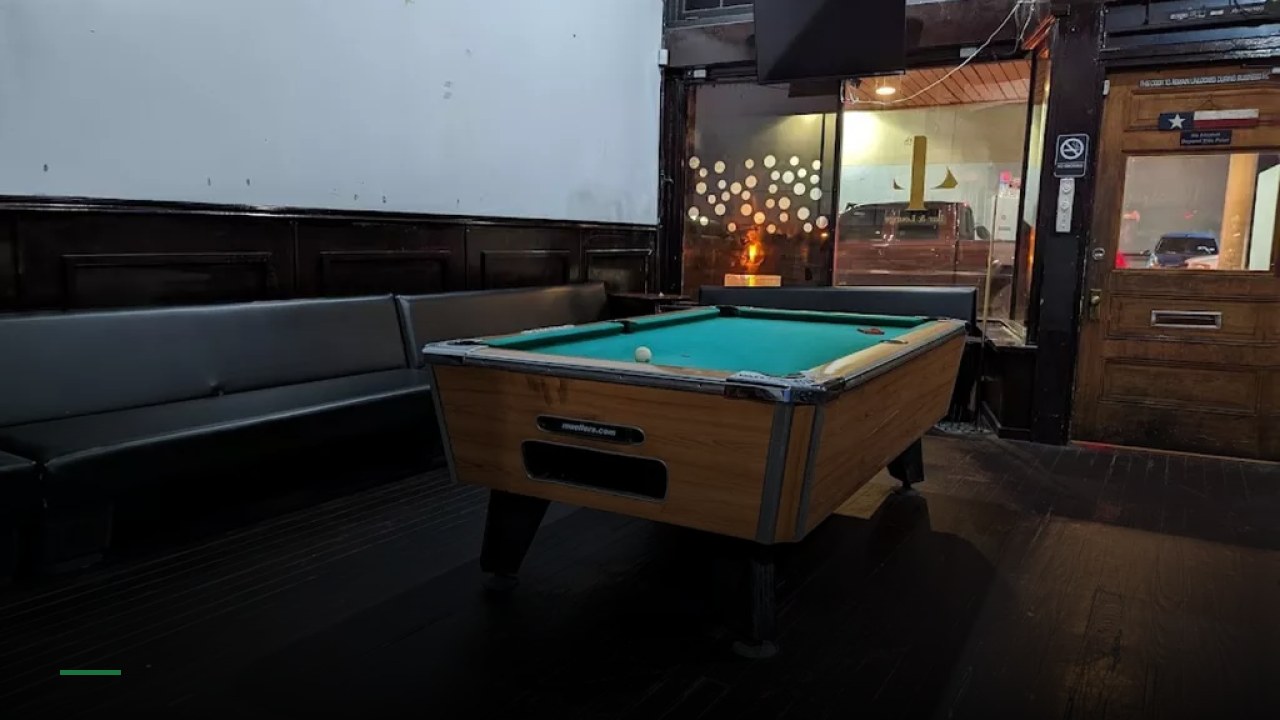 4th bar and lounge - Sports Bars in San Antonio