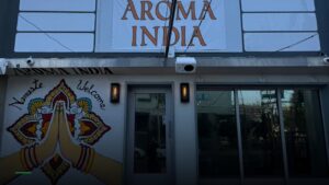 Watch MLB at Aroma India (Cuisine and Bar) in Phoenix