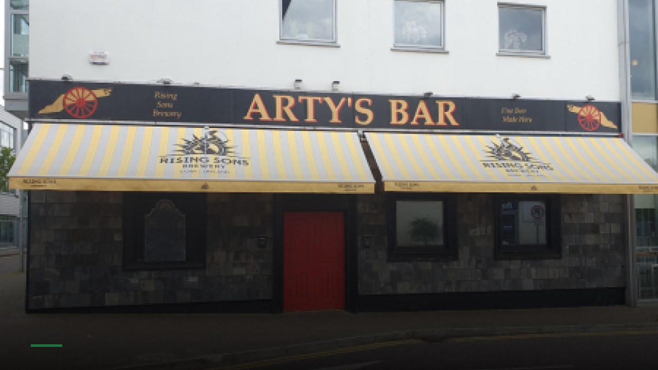 Arty's Bar - Sports Bars in Cork