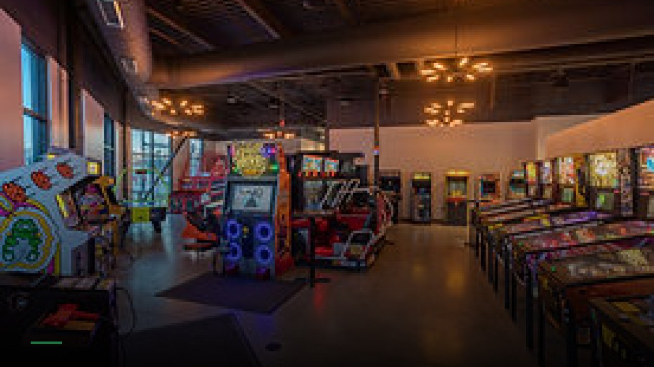 Backpocket Pin and Pixel - Sports Bars in Des Moines