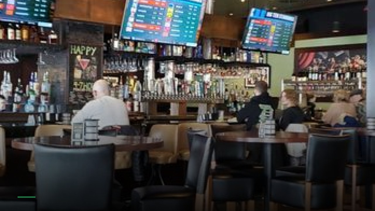 Bar Louie - Brookfield - Sports Bars in Milwaukee