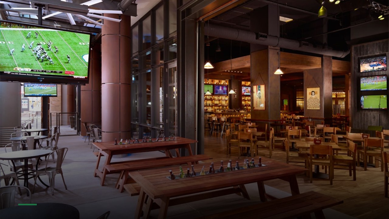 Barlines at the Omni Nashville Hotel - Sports Bars in Nashville