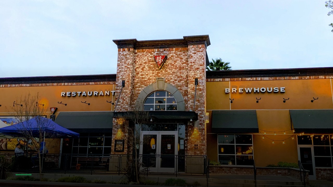 BJ's Restaurant & Brewhouse - Sports Bars in Sacramento