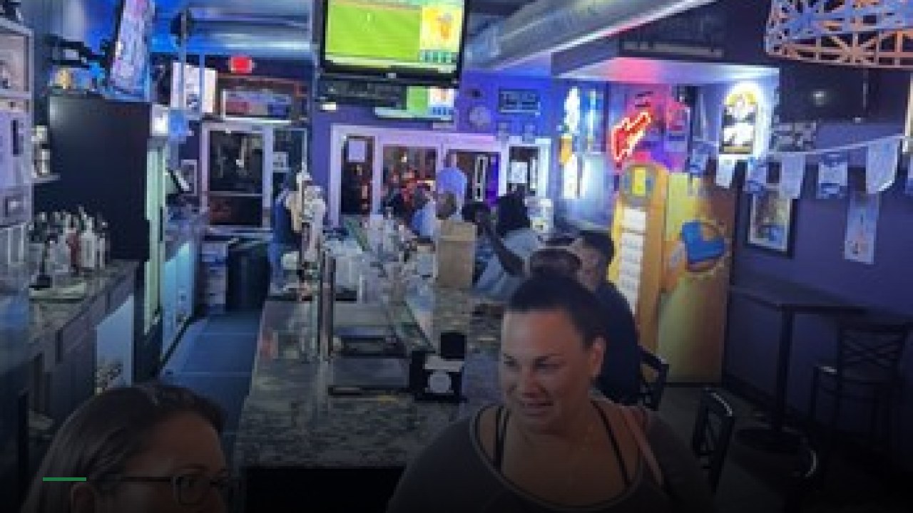 Blondie's - Sports Bars in Long Beach