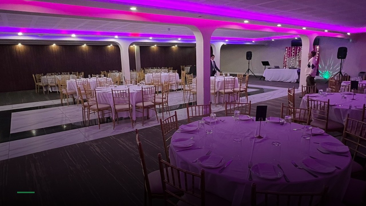 Blue Room Sports Venue - Sports Bars in Luton