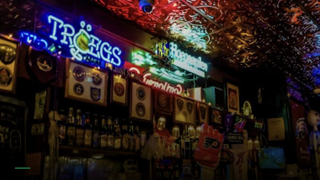Brownies Sports Bar & Club - Sports Bars in Philadelphia
