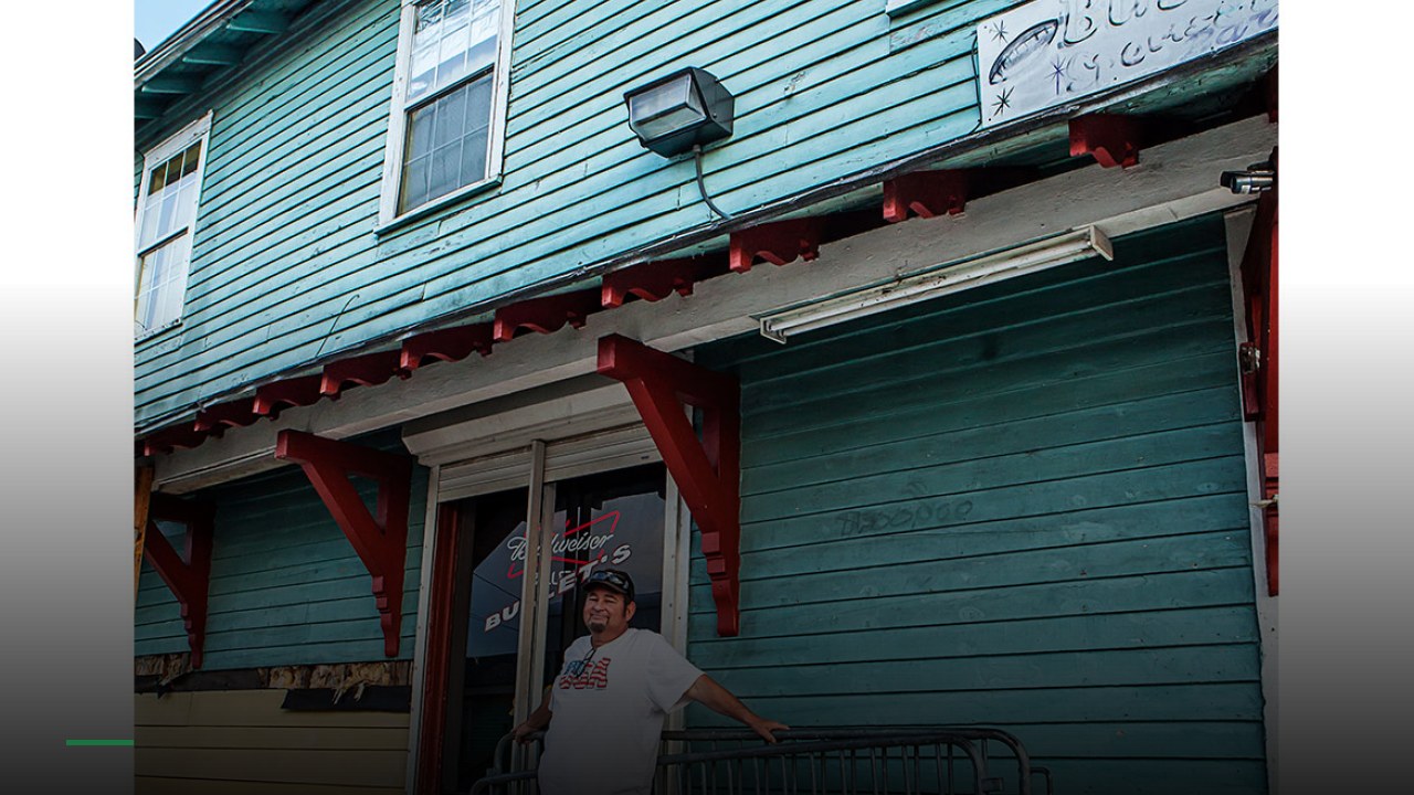 Bullet's Sports Bar - Sports Bars in New Orleans