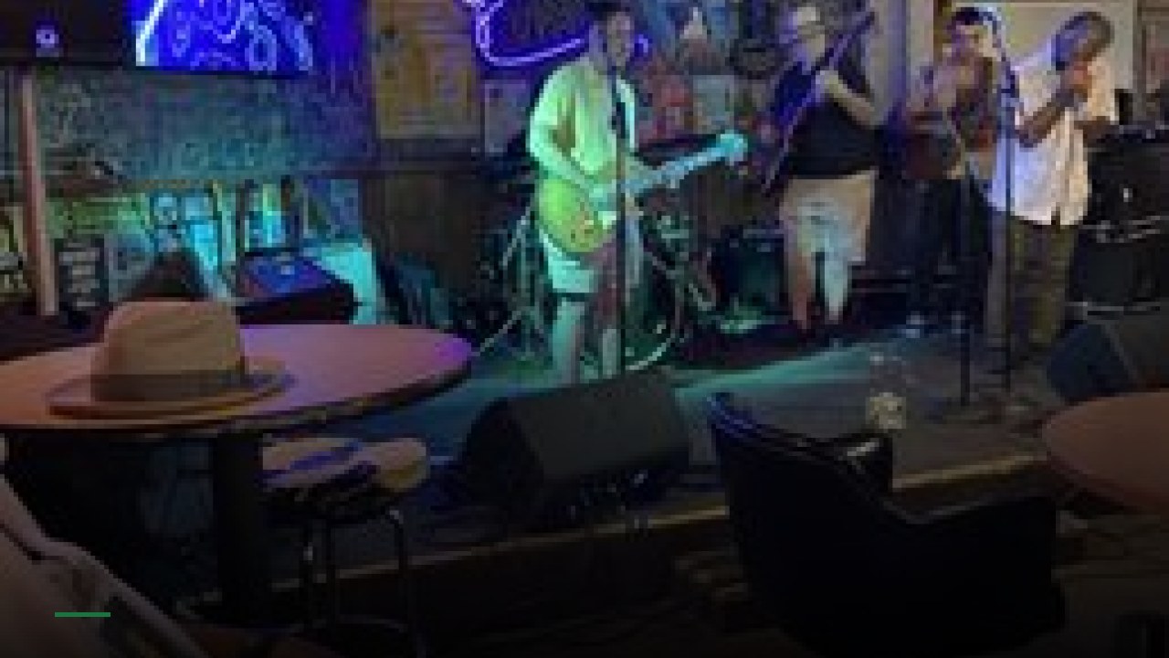 Carl's Place - Sports Bars in Des Moines