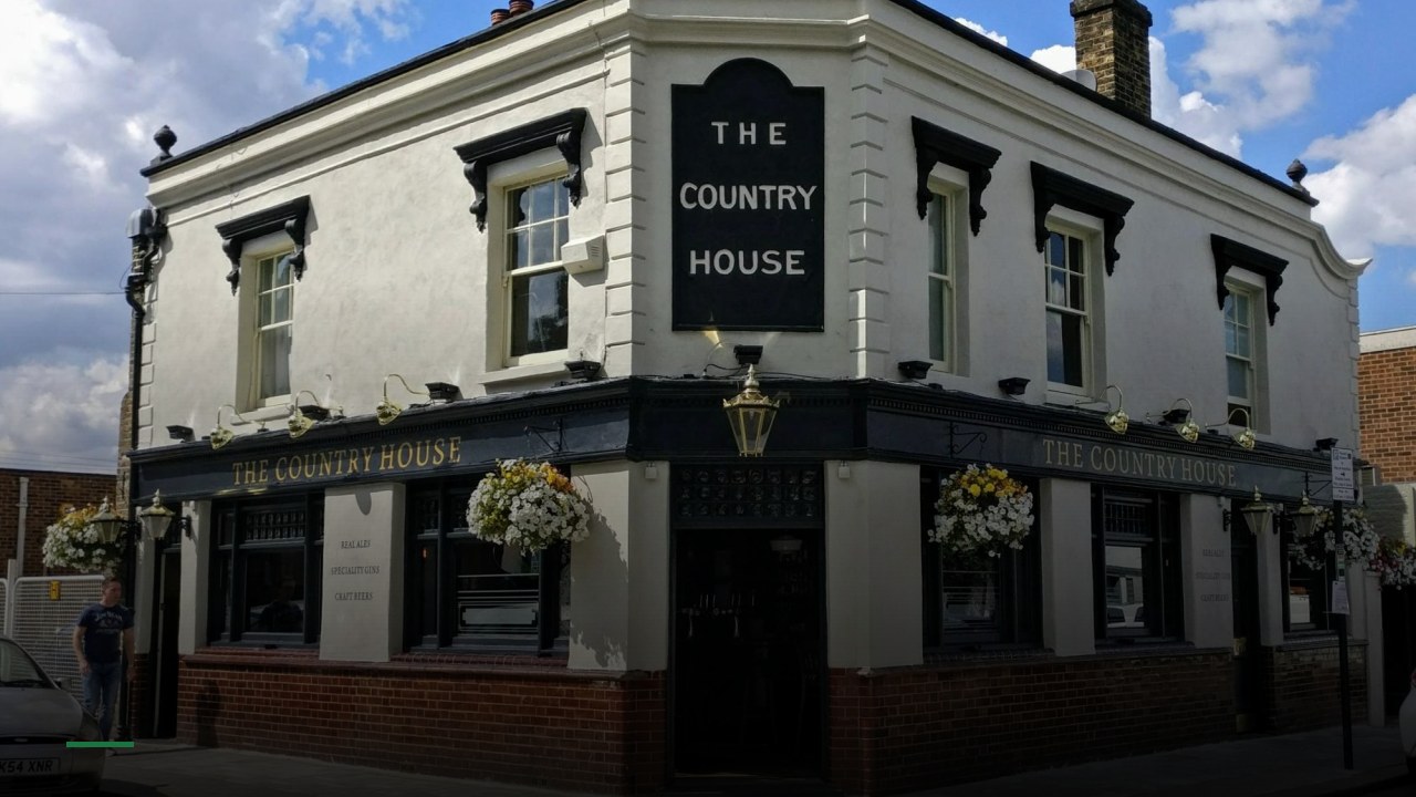 Country House Earlsfield - Sports Bars in London