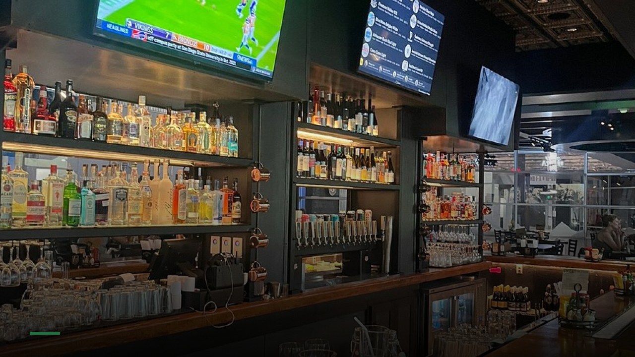 Craggy Range Sports Bar & Grill - Sports Bars in Las Vegas