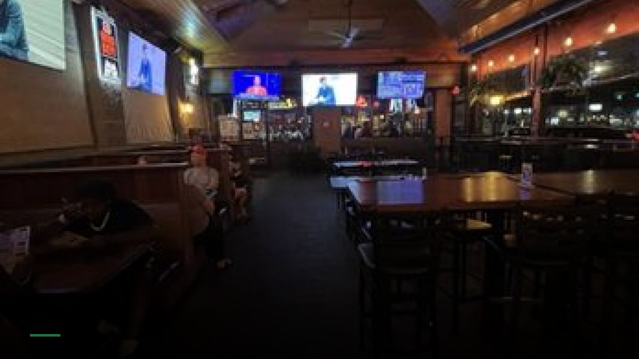 Crossroads Sports Bar & Grill - Sports Bars in Cincinnati