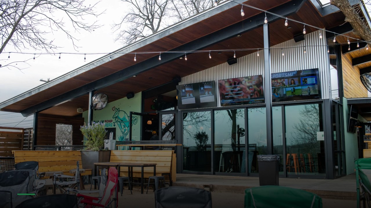 Dainty Dillo - Sports Bars in Austin