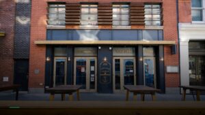 Dorlan’s Tavern & Oyster Bar — Sports bars in New York