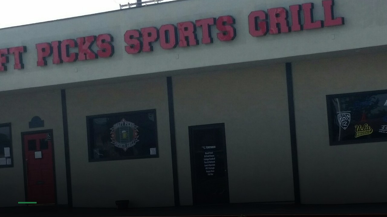 Draft Picks Sports Grill - Sports Bars in Long Beach
