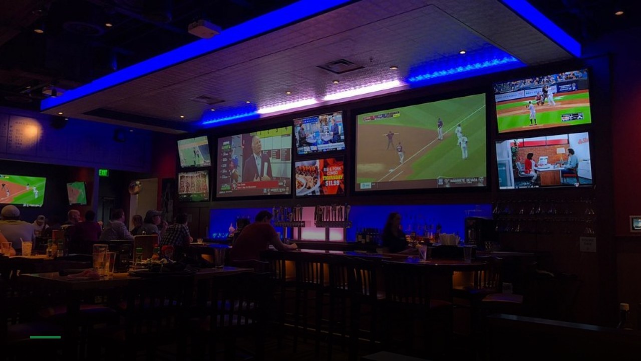 Glory Days Grill - Sports Bars in St. Petersburg
