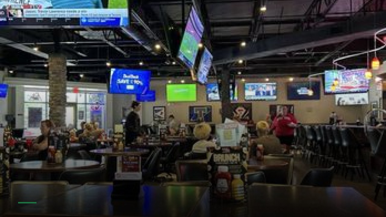 Good Life Sports Bar & Grill "OG" - 180th & Pacific - Sports Bars in Omaha