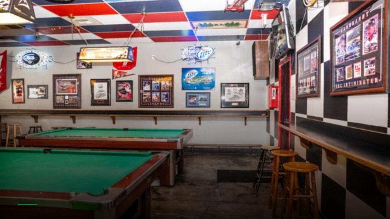 Halftime Sports Saloon - Sports Bars in Tacoma