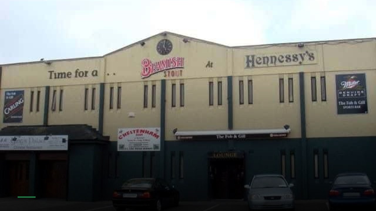 Hennessys Bar Mayfield - Sports Bars in Cork