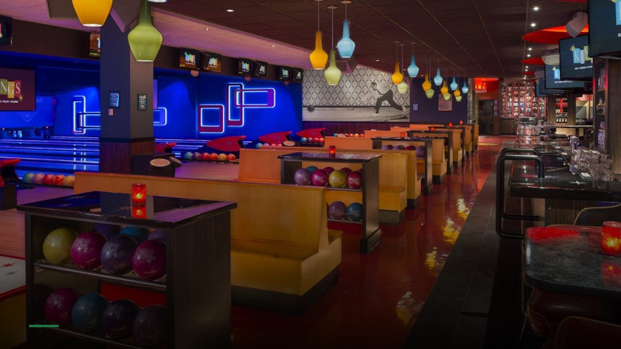 Kings Dining & Entertainment - Sports Bars in Chicago