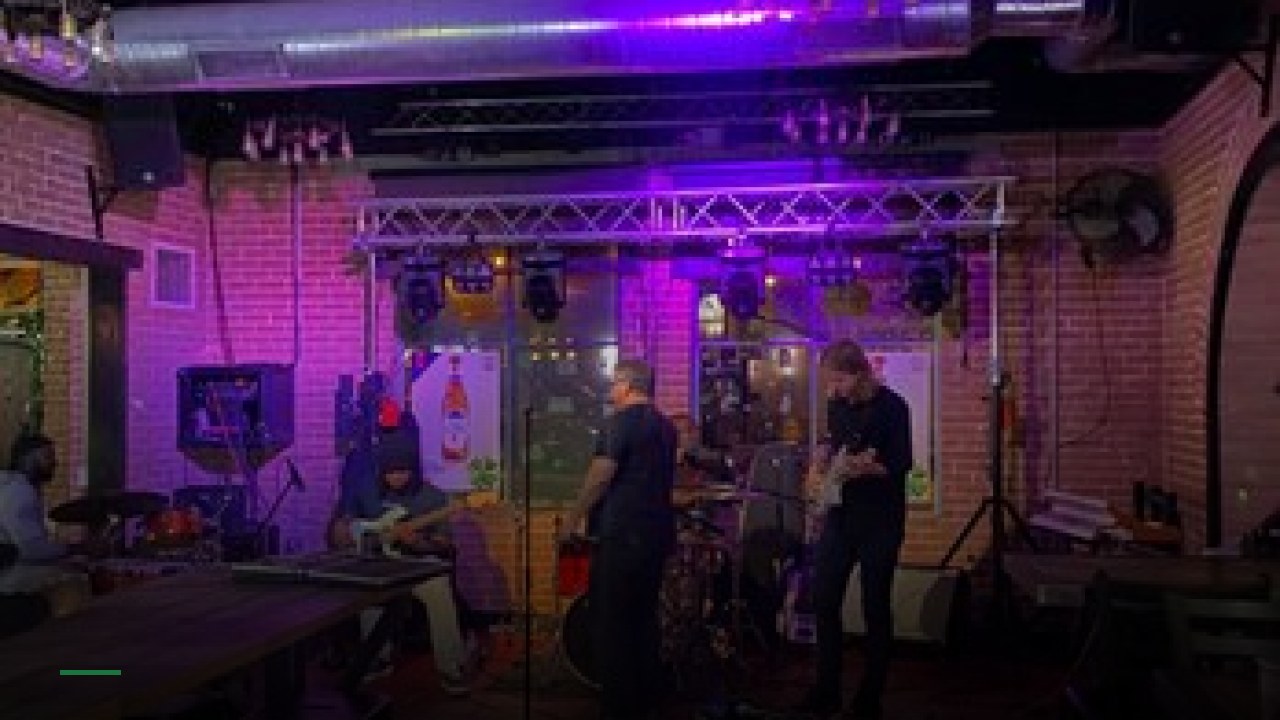 La Perla Sports Club - Sports Bars in Phoenix