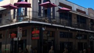 Le Bayou Restaurant & Oyster Bar — Sports bars in New Orleans