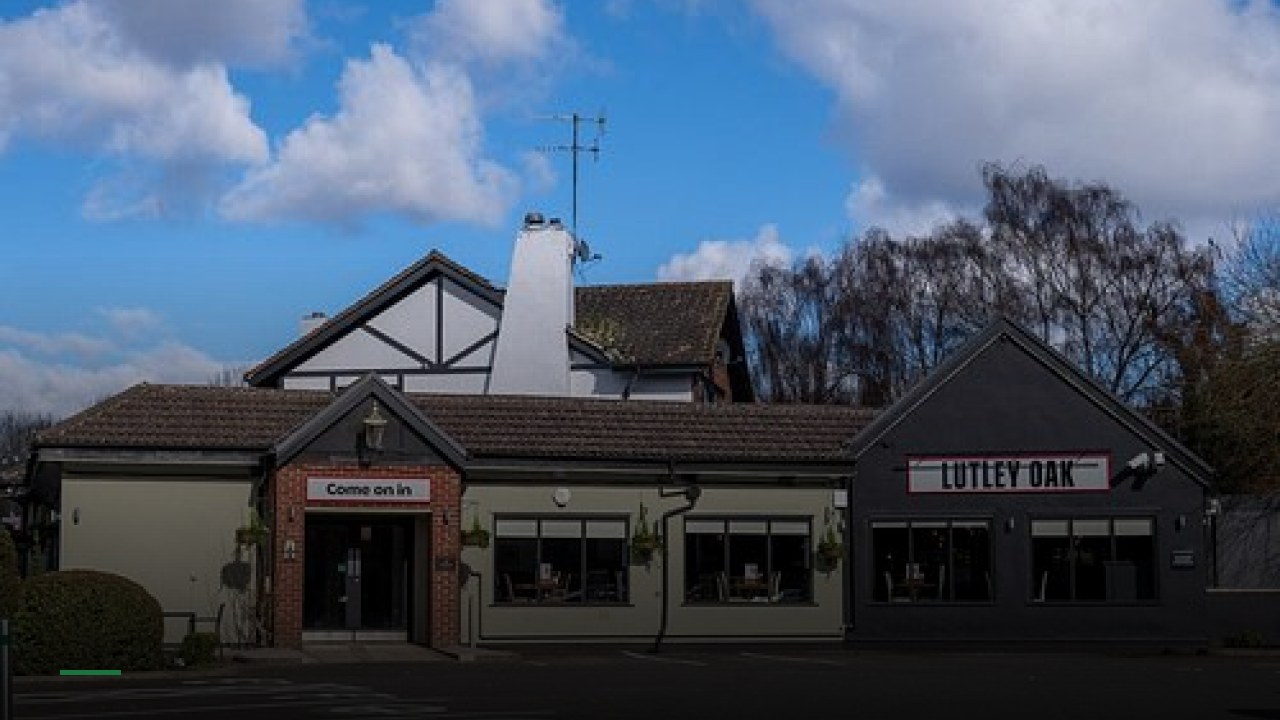 Lutley Oak - Sports Bars in Wolverhampton