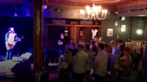 Mortimer’s Bar and Restaurant — Sports bars in Minneapolis