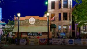 Watch NBA at Murphy's Bleachers in Chicago