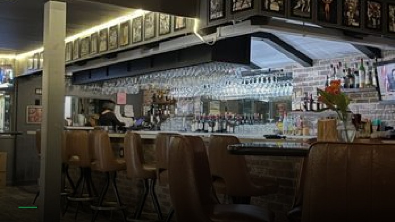 Phil Trani's - Sports Bars in Long Beach