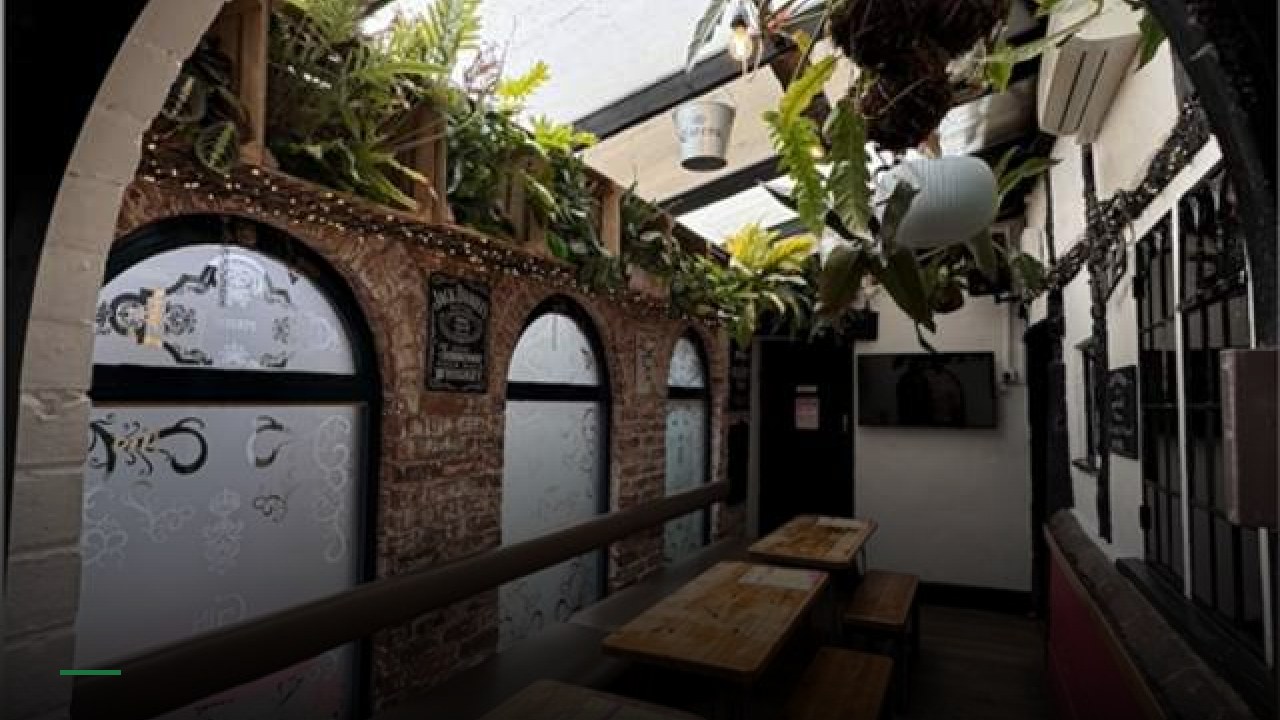 Piries Bar - Sports Bars in Crawley