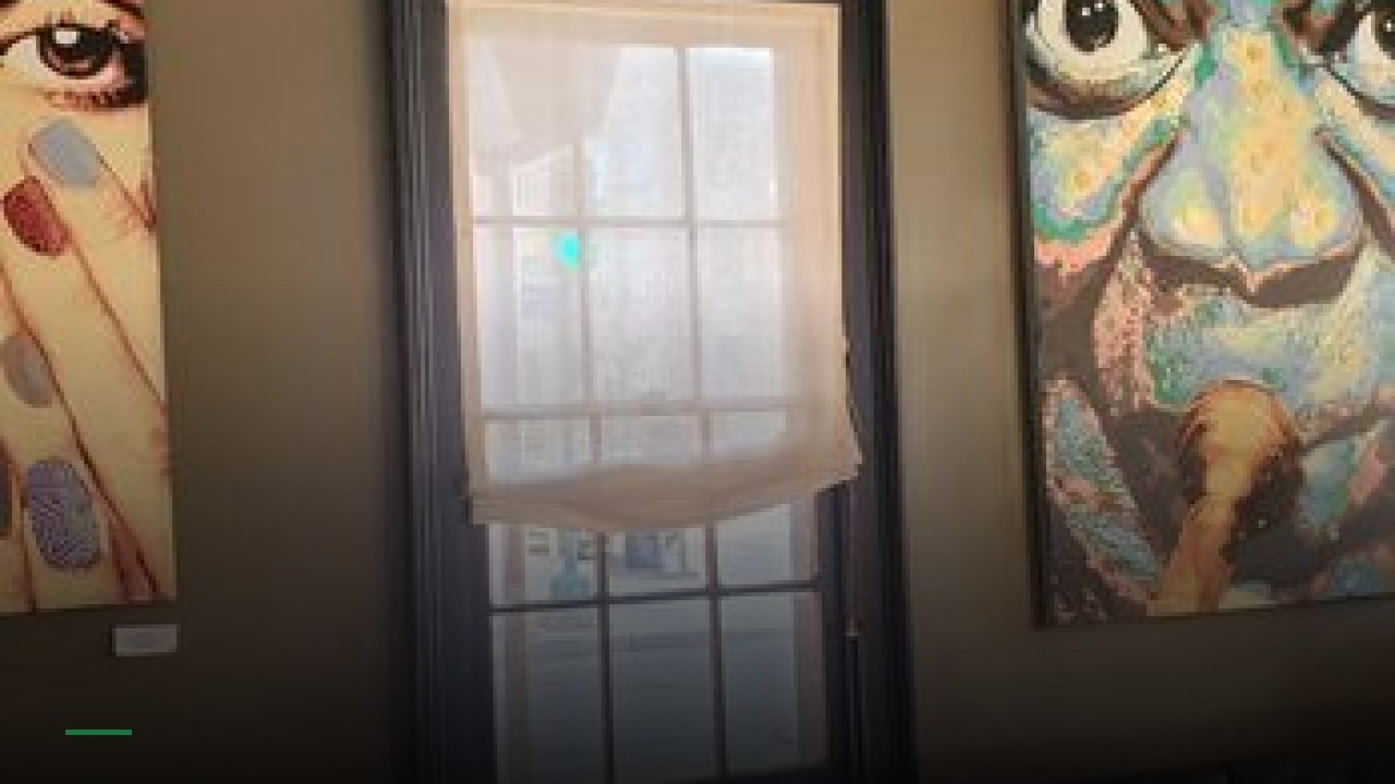 Pour House @ District - Sports Bars in New Orleans