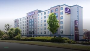 Premier Inn London Gatwick Airport (Manor Royal) hotel — Pubs in Crawley