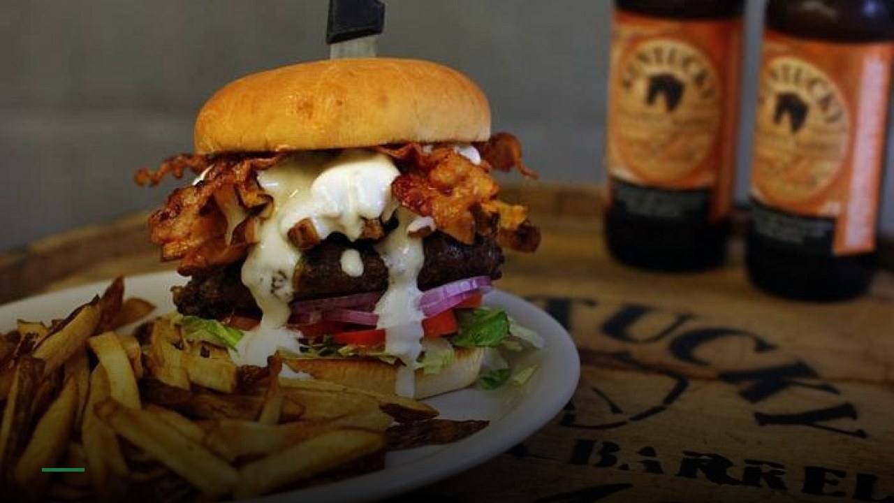 Puckers Sports Pub & Grille - Sports Bars in Akron