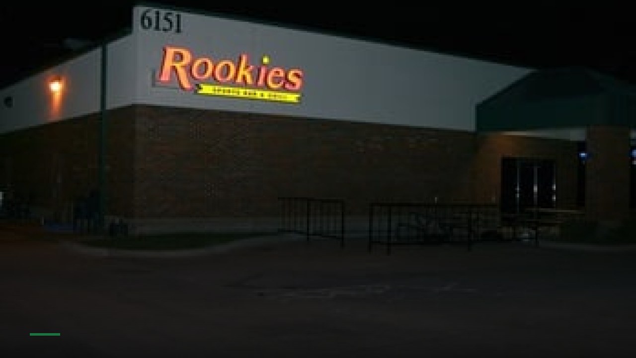 Rookies Sports Bar & Grill - Sports Bars in Des Moines