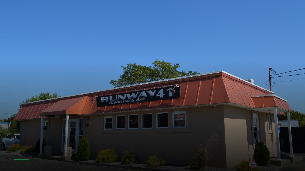 Runway 41 Sports Bar & Grill - Sports Bars in Providence