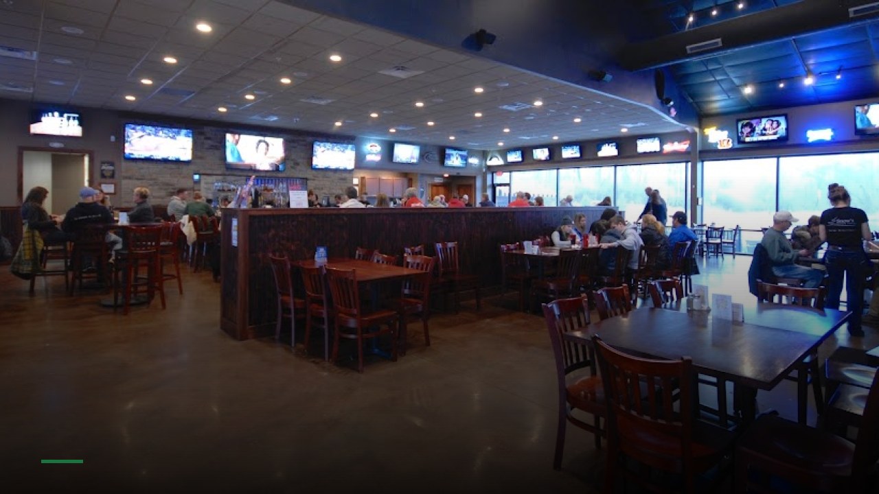 Snow's Lakeside Tavern - Craft Beer - Steaks - Sports Bar - Wings - Burgers - Waterfront Dining - Sports Bars in Cincinnati