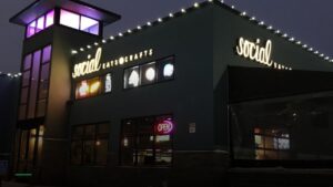 Social – Eats & Crafts — Sports bars in Des Moines