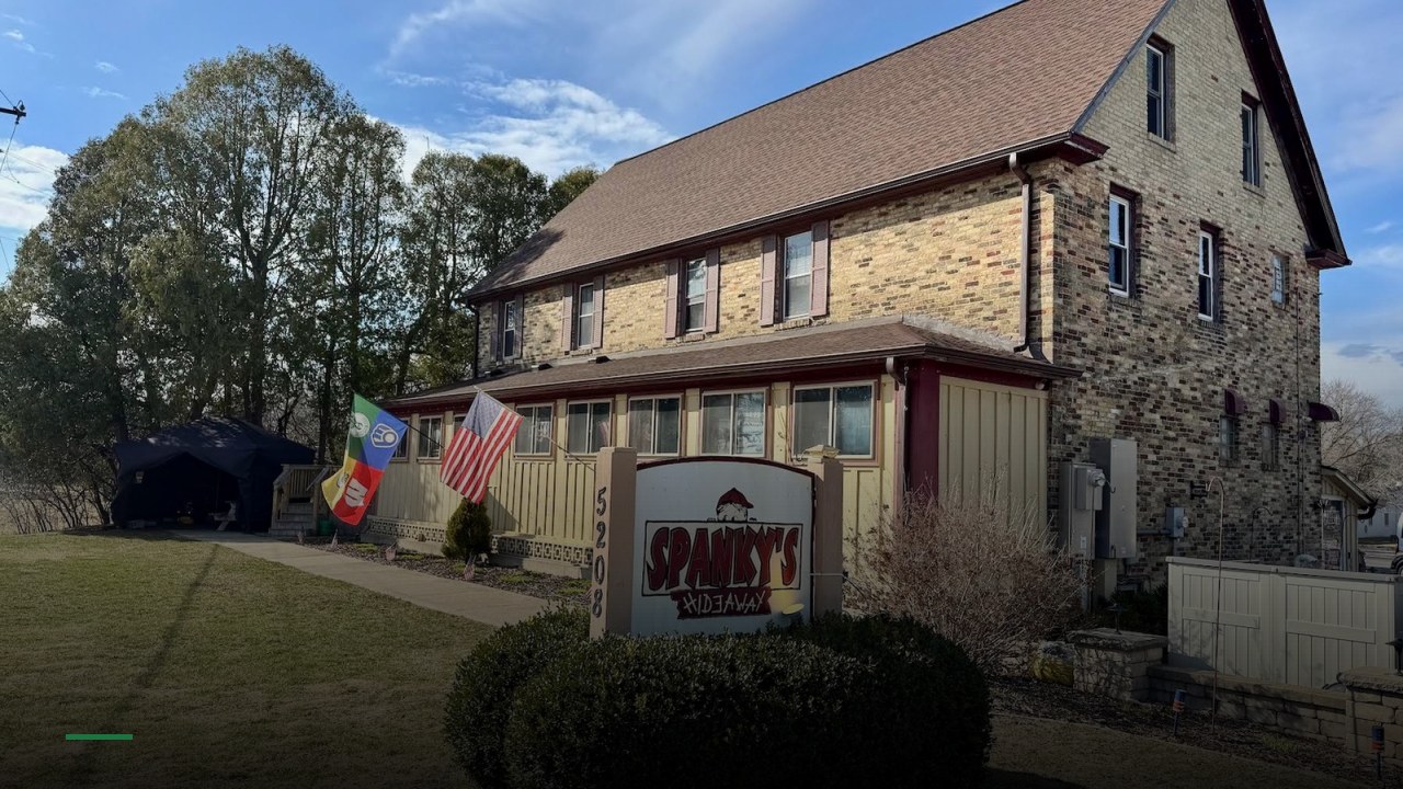 Spanky's Hideaway - Sports Bars in Milwaukee