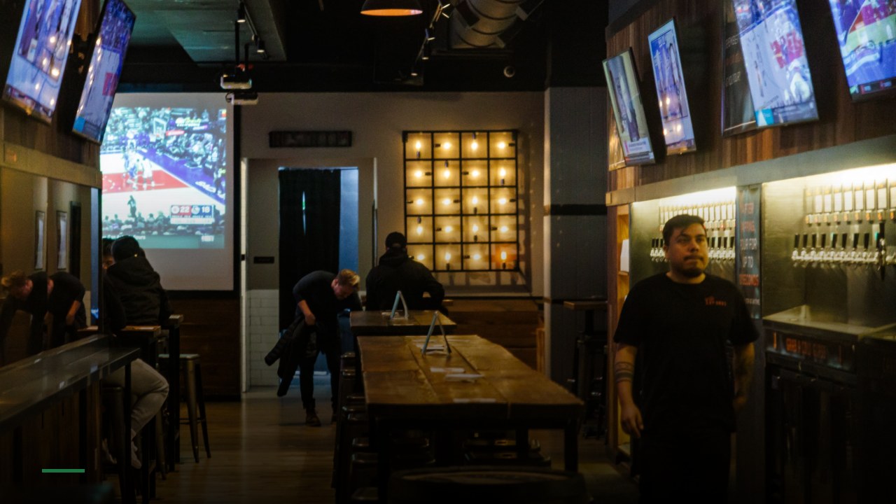 Tap Haus 33 - Sports Bars in New York
