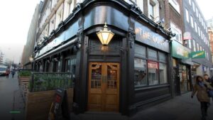 The Court — Pubs in London