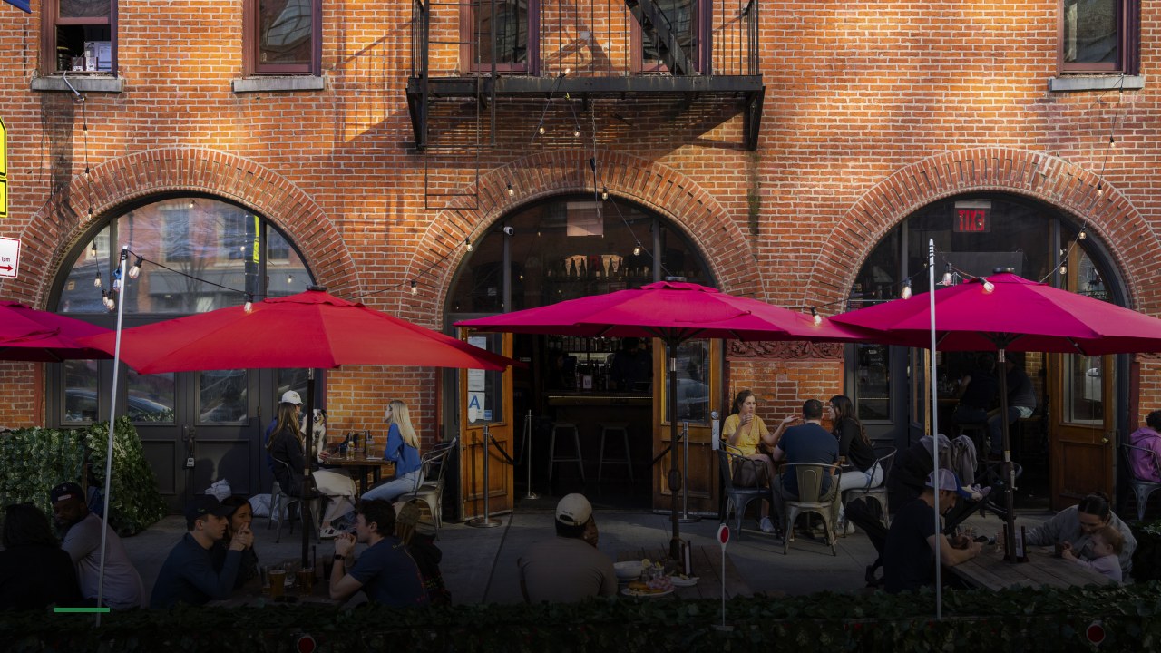 The Hideaway Seaport - Sports Bars in New York