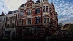 The Larrik — Pubs in London