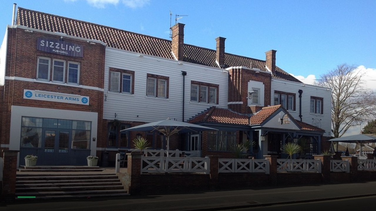 The Leicester Arms - Sports Bars in Luton