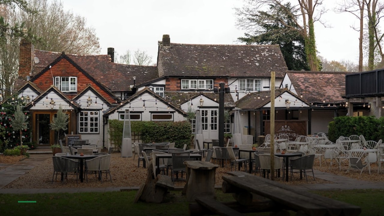 The Old House Inn - Sports Bars in Crawley