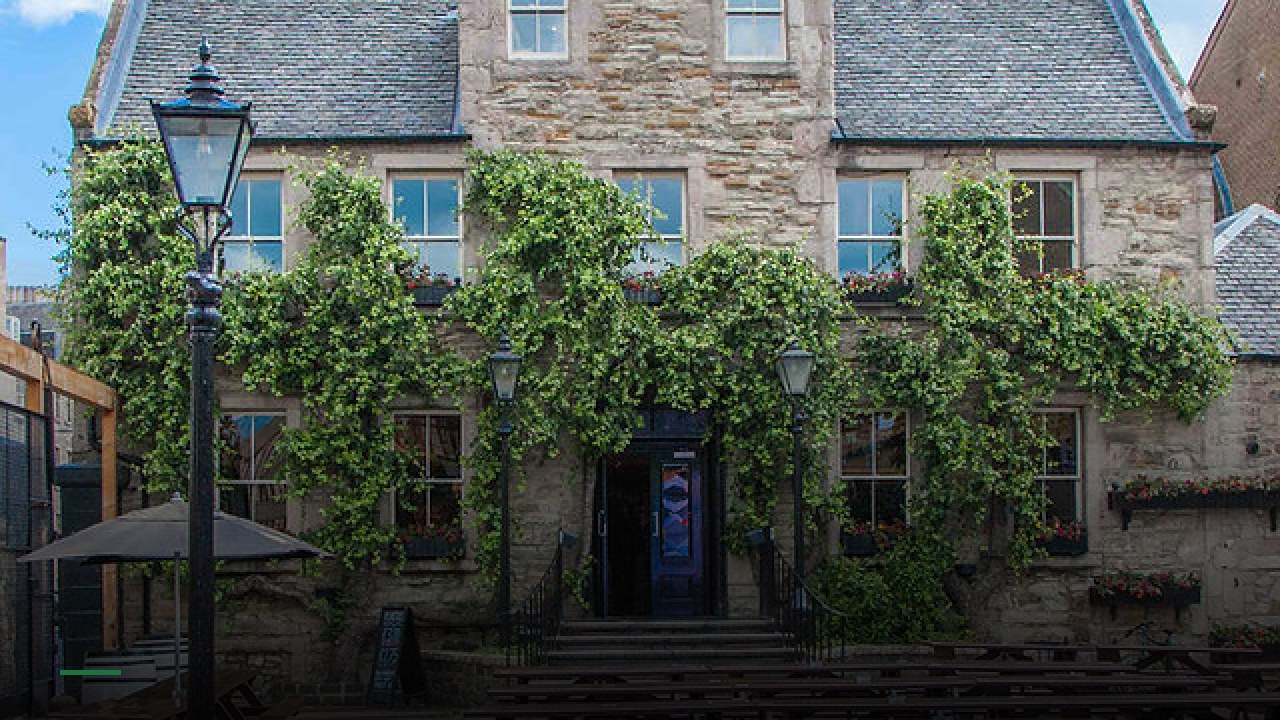 The Pear Tree - Sports Bars in Edinburgh