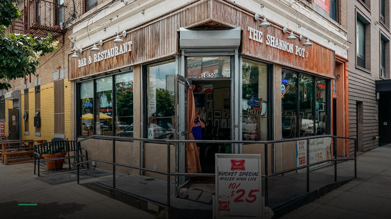 The Shannon - Sports Bars in New York