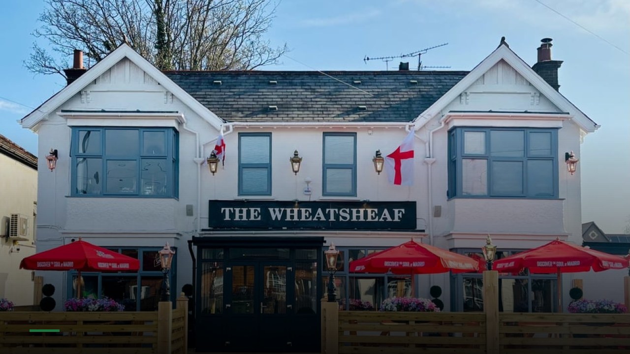 The Wheatsheaf - Sports Bars in Luton