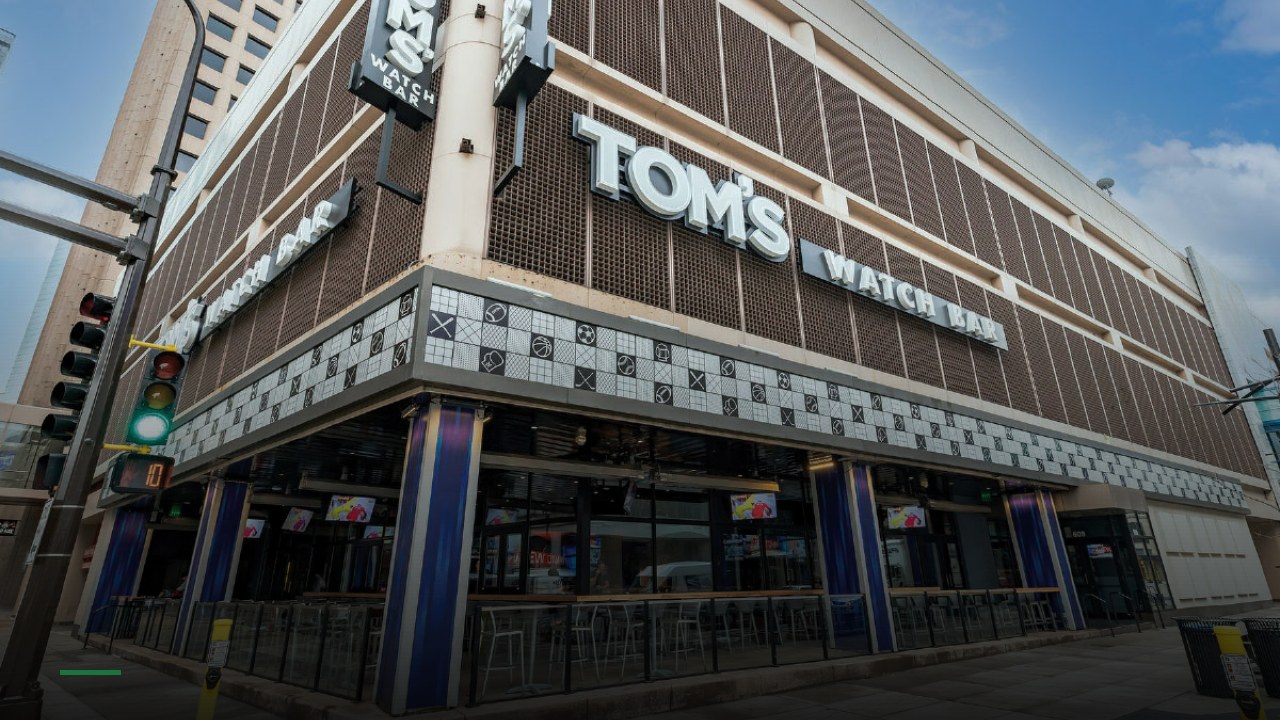 Tom's Watch Bar - Minneapolis - Sports Bars in Minneapolis